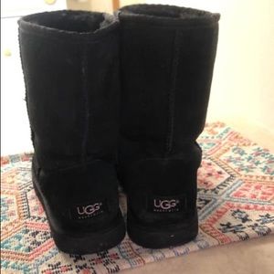 Black Uggs 💓💕